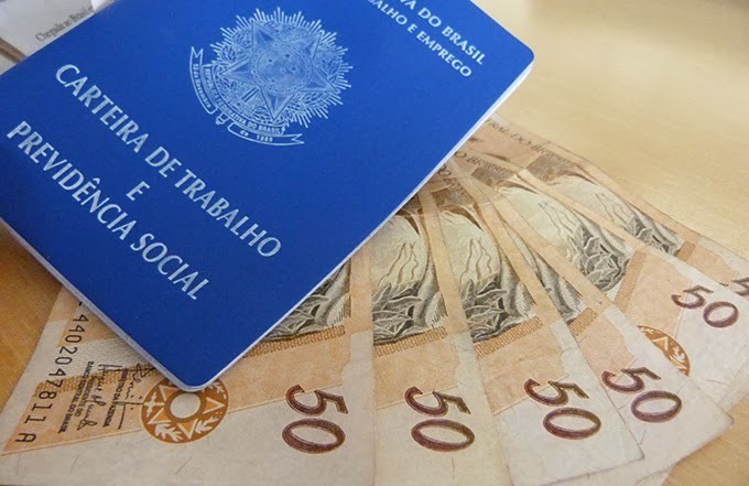 Décimo terceiro salário: entenda o direito, regras e prazos de pagamento