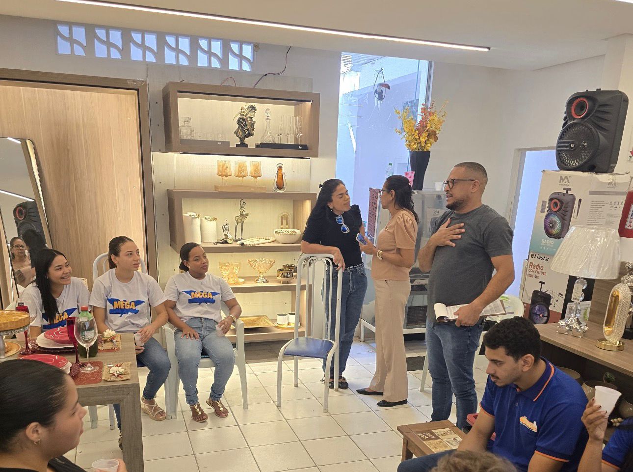 Sindicato dos Comerciários de Juazeiro e Região realiza visita à América Import e De Tudo 20 para dialogar com trabalhadores