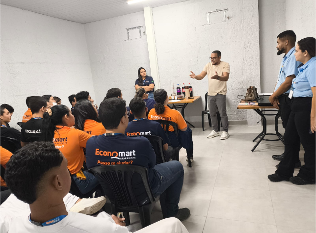 Sindicato dos Comerciários se reúne com trabalhadores do Economart e aprova mudança da jornada 6x1 para 5x2